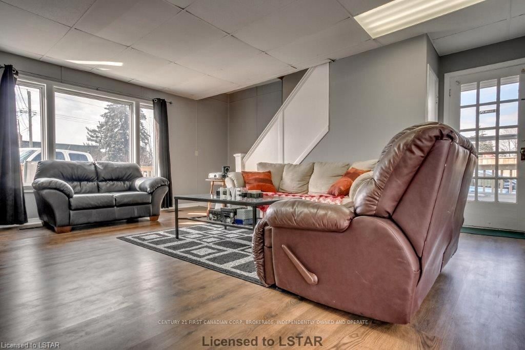 Listing Image 7