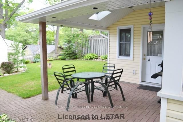 Listing Image 4