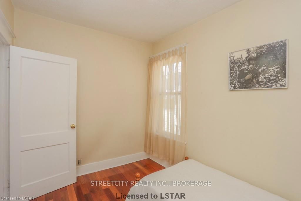 Listing Image 17