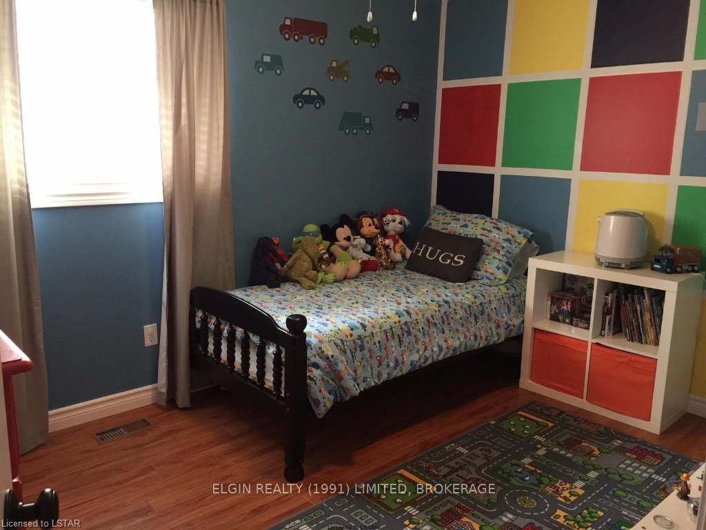 Listing Image 11