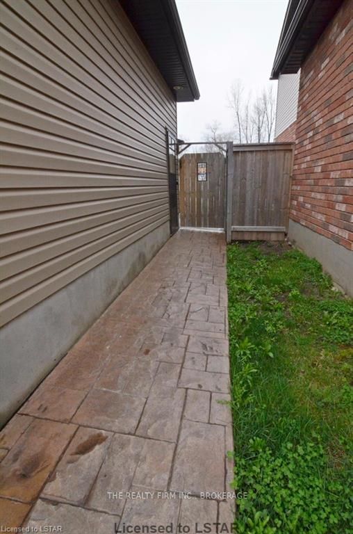 Listing Image 28