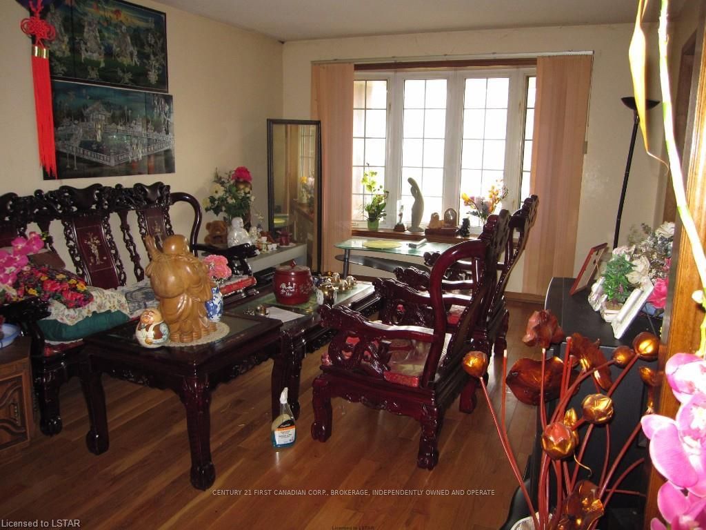 Listing Image 8