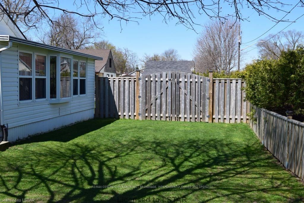 Listing Image 7