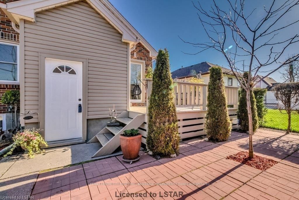Listing Image 7