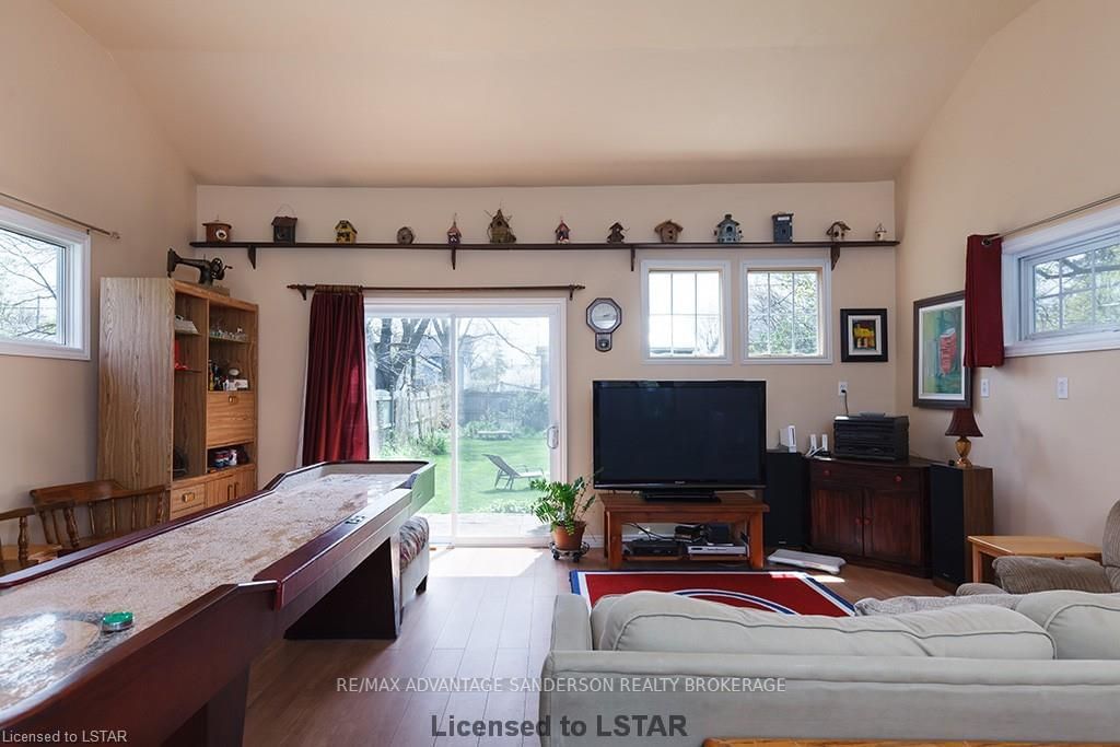 Listing Image 7
