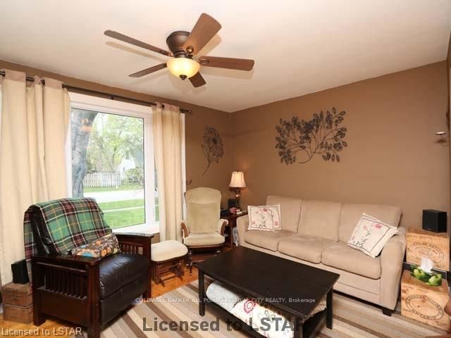 Listing Image 4