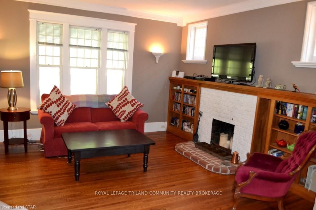 Listing Image 3