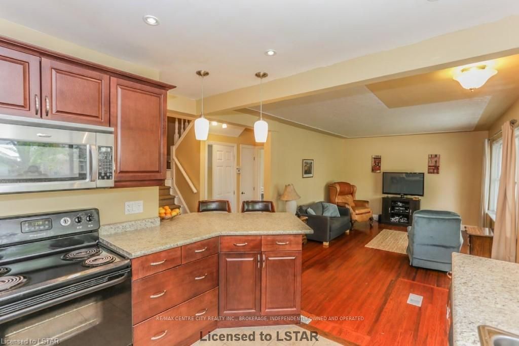 Listing Image 7