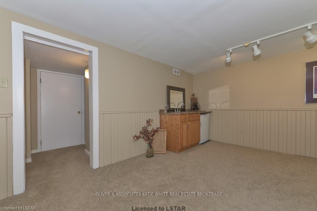 Listing Image 24