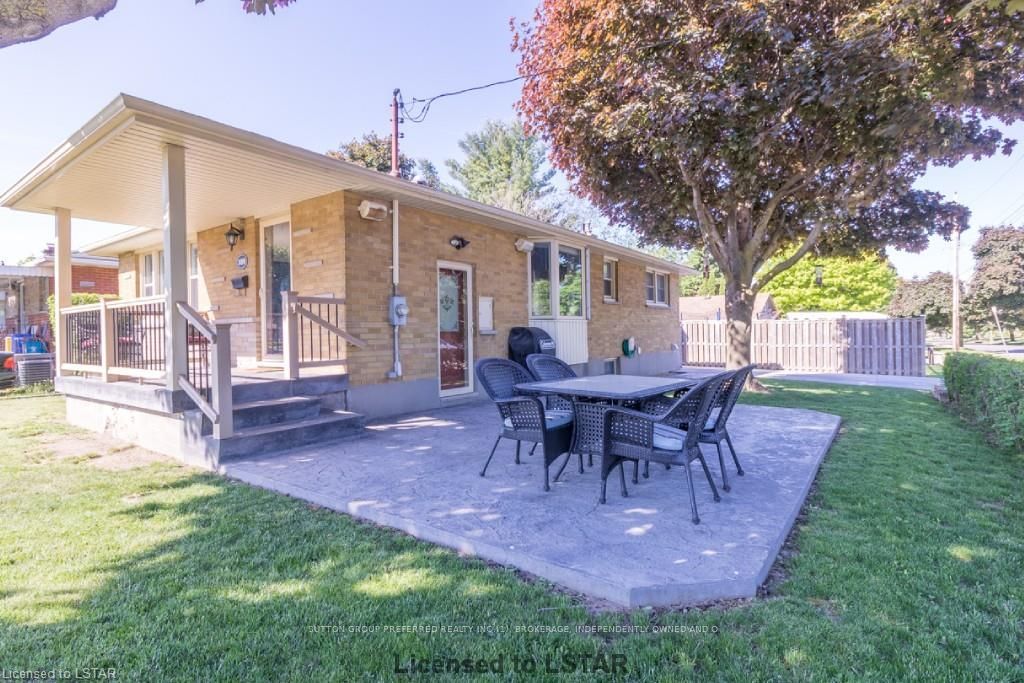 Listing Image 3