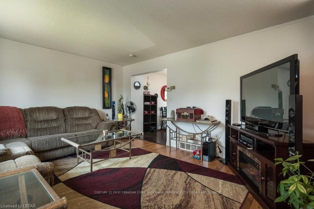Listing Image 3
