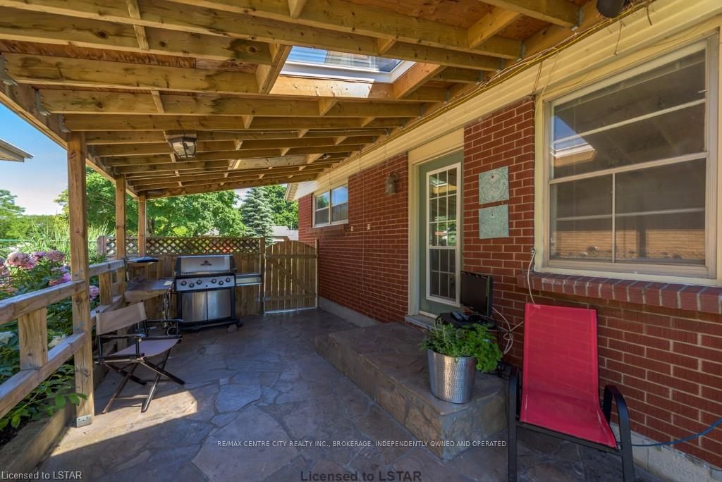 Listing Image 6