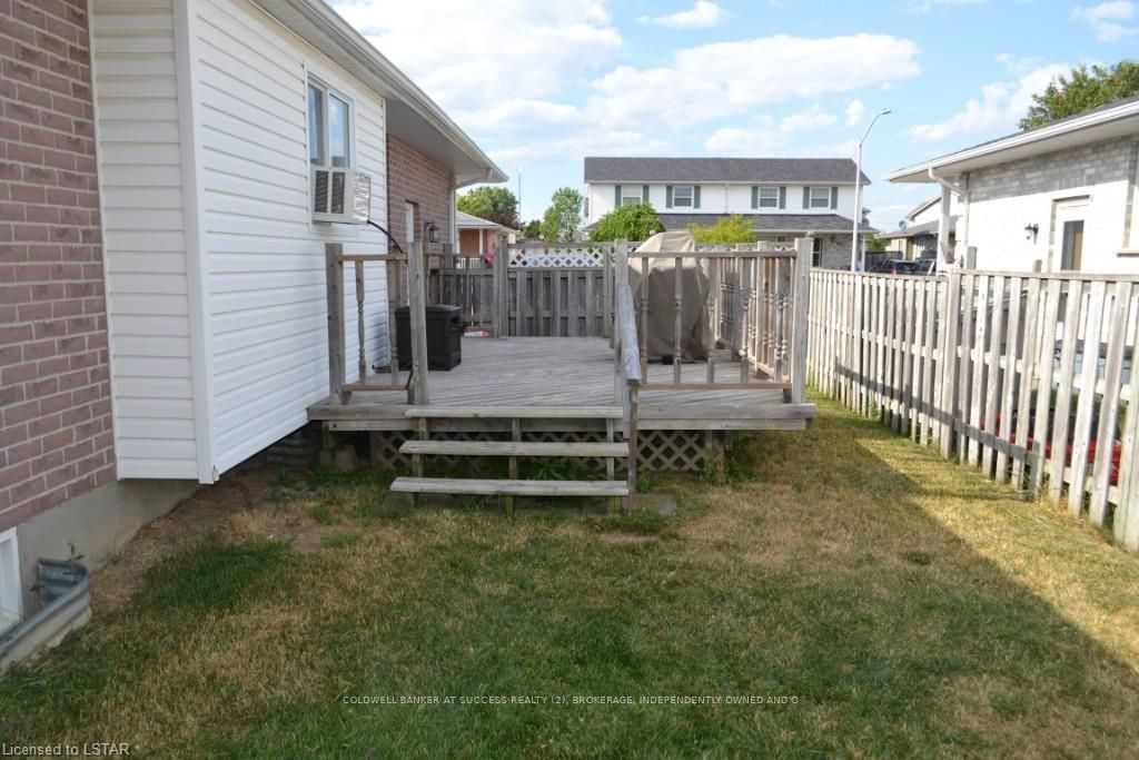 Listing Image 12