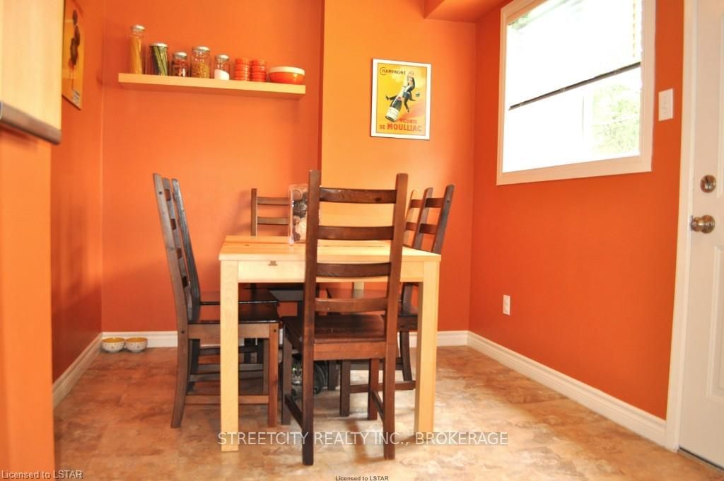 Listing Image 8