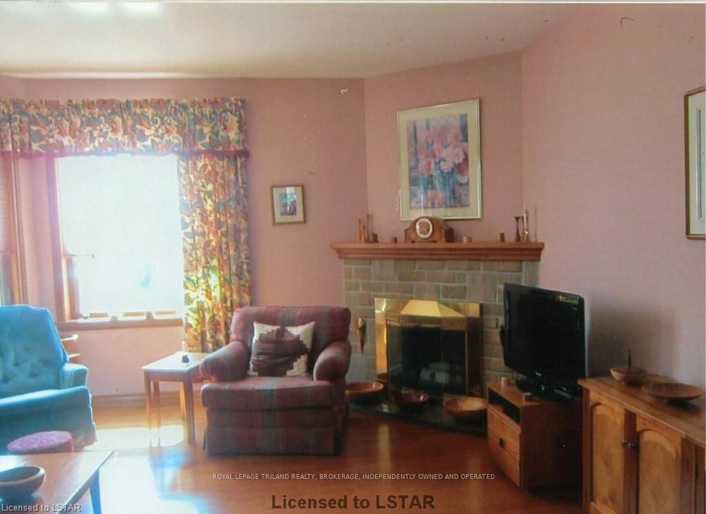 Listing Image 3