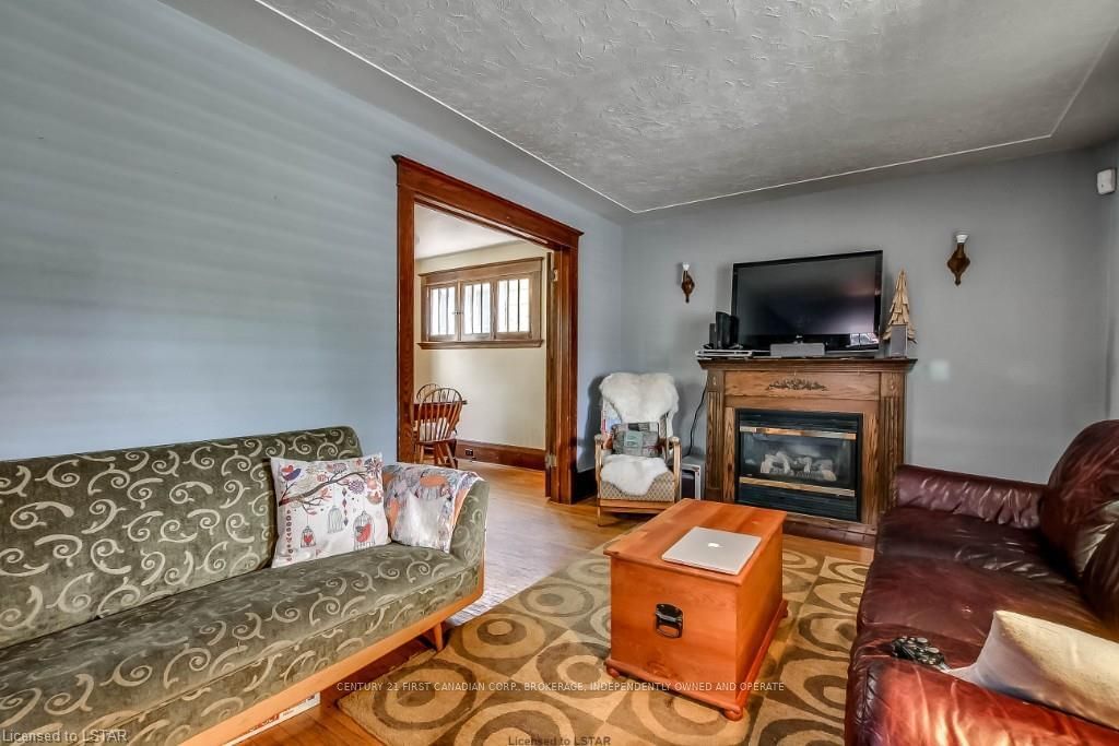 Listing Image 3