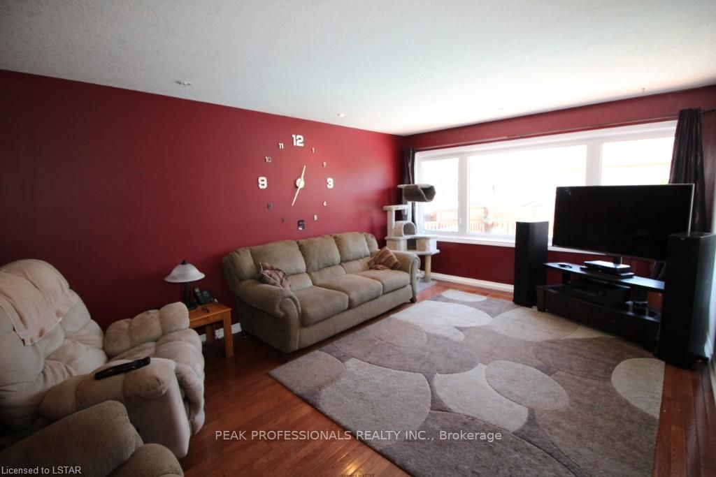 Listing Image 3