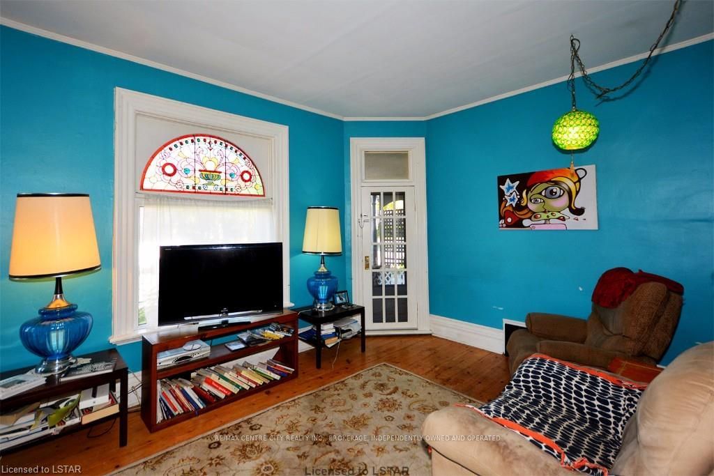 Listing Image 6