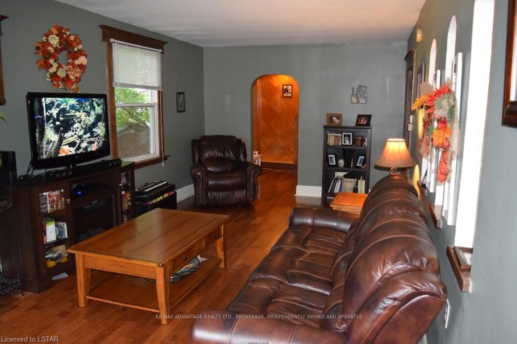 Listing Image 7