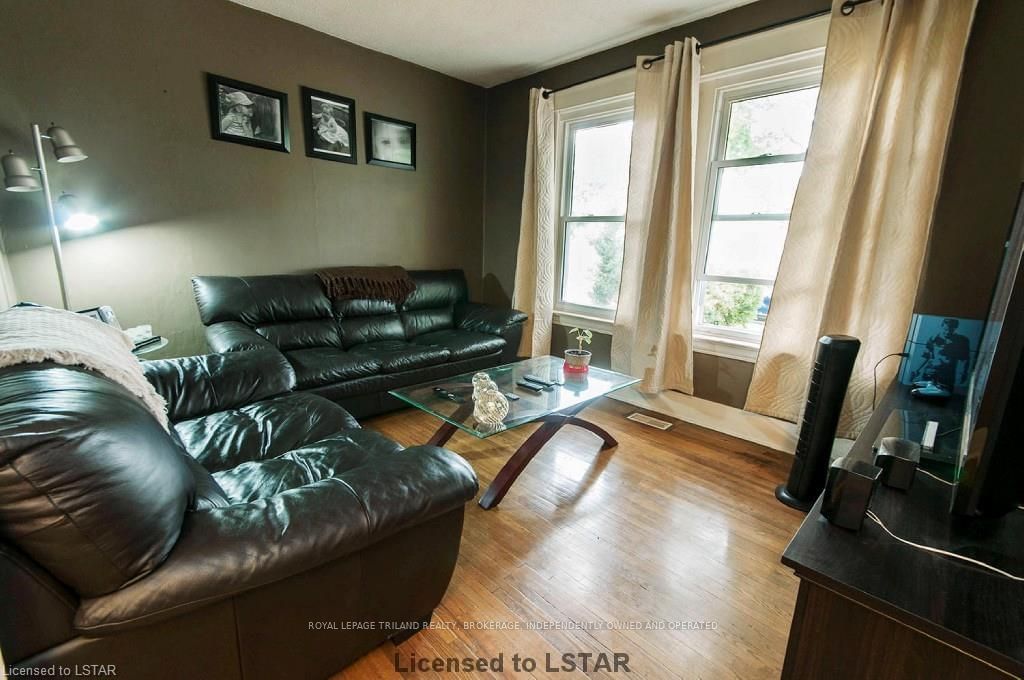 Listing Image 3