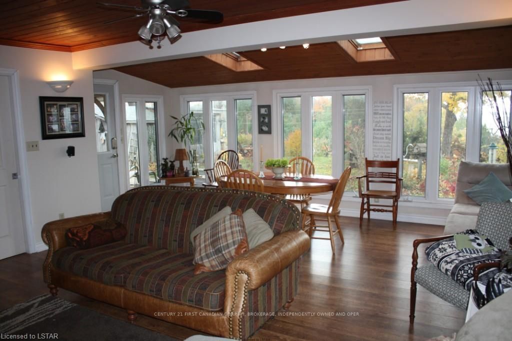 Listing Image 7
