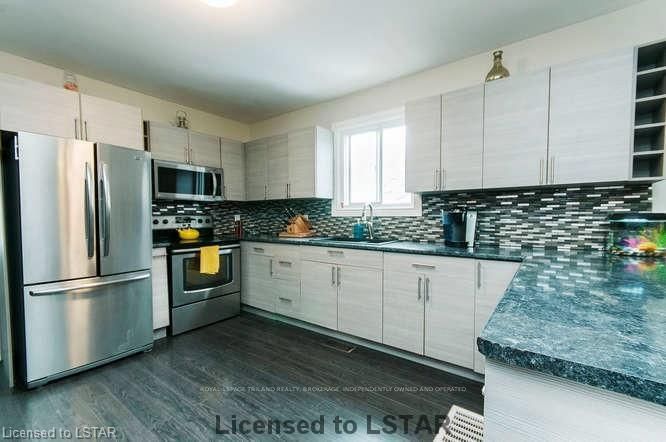 Listing Image 7