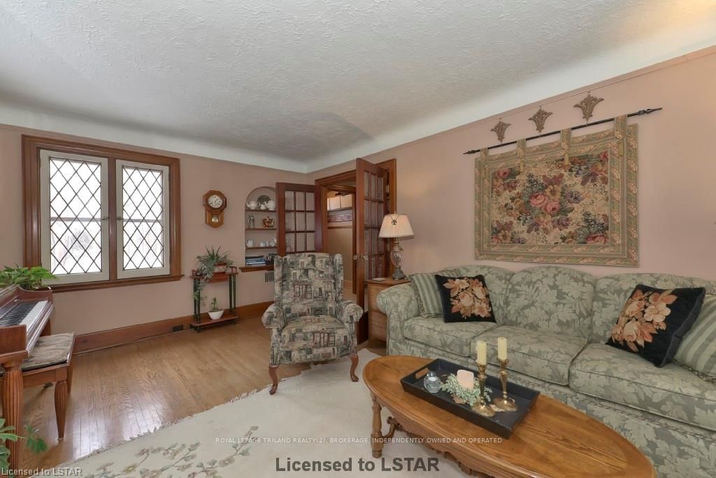 Listing Image 7