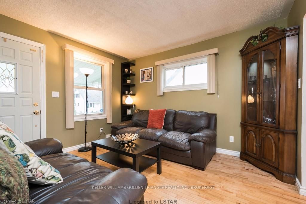Listing Image 3