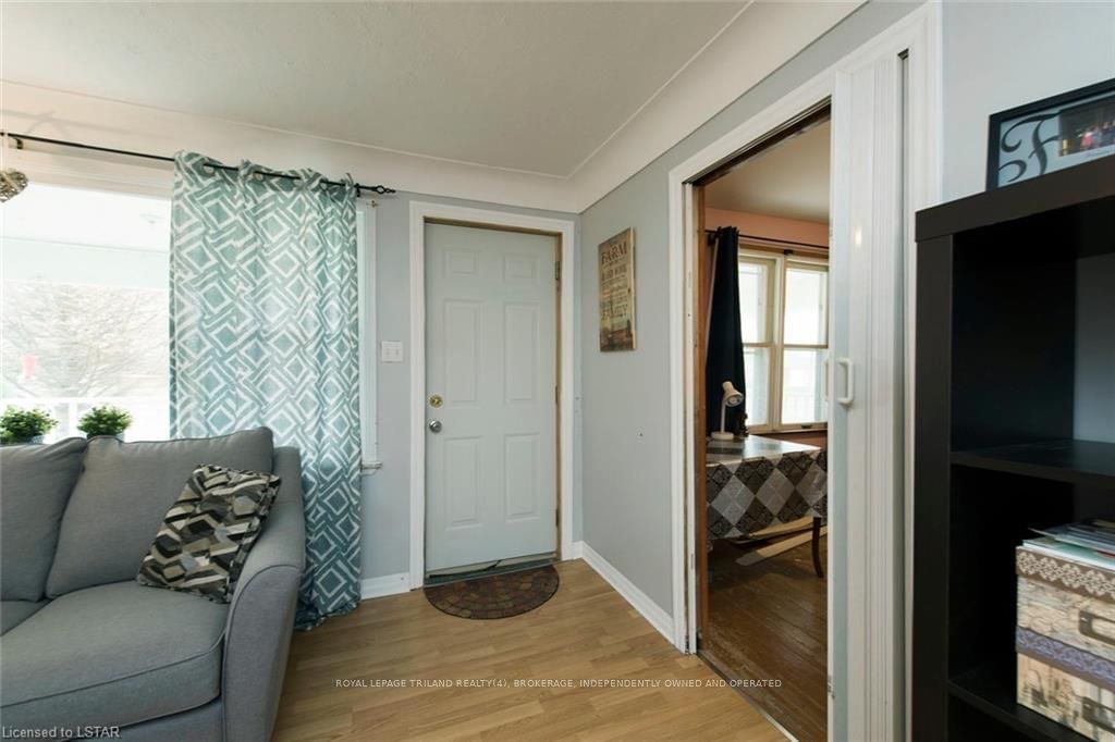 Listing Image 5
