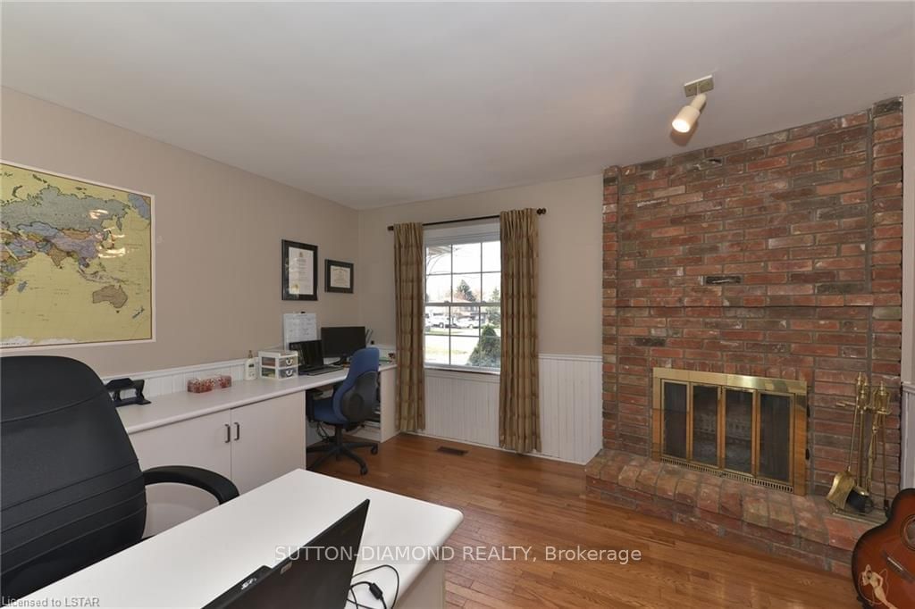 Listing Image 12