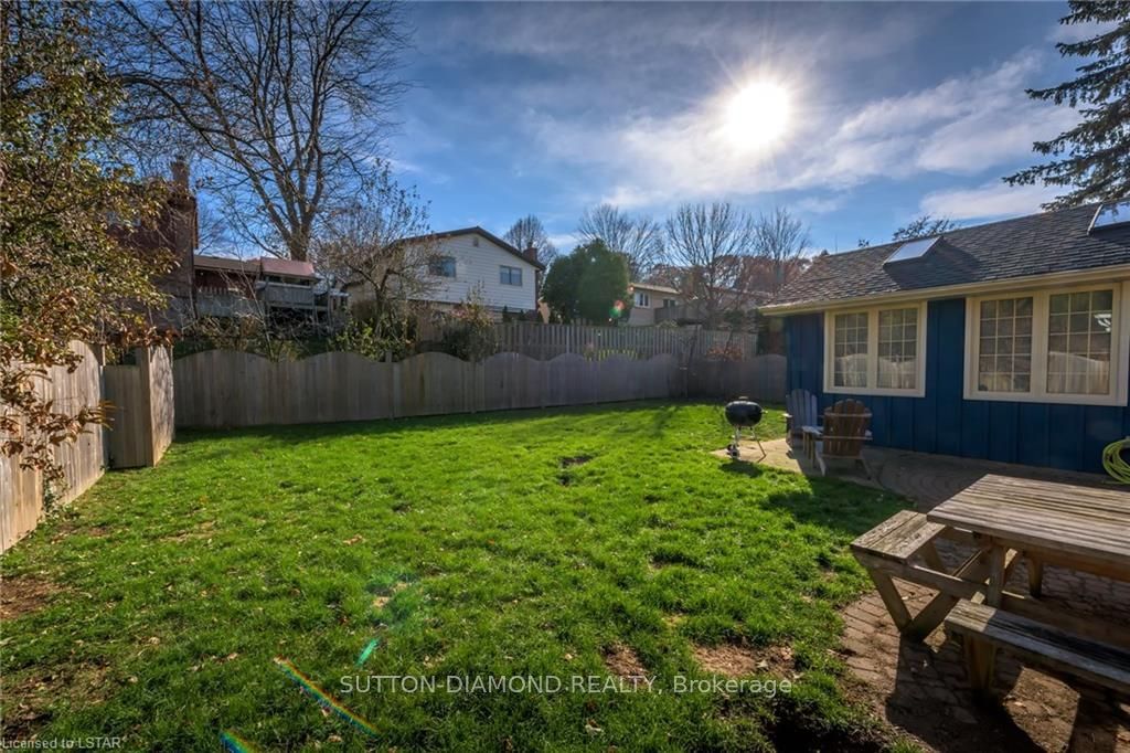 Listing Image 5