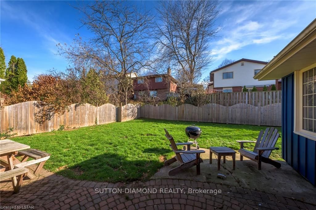Listing Image 6