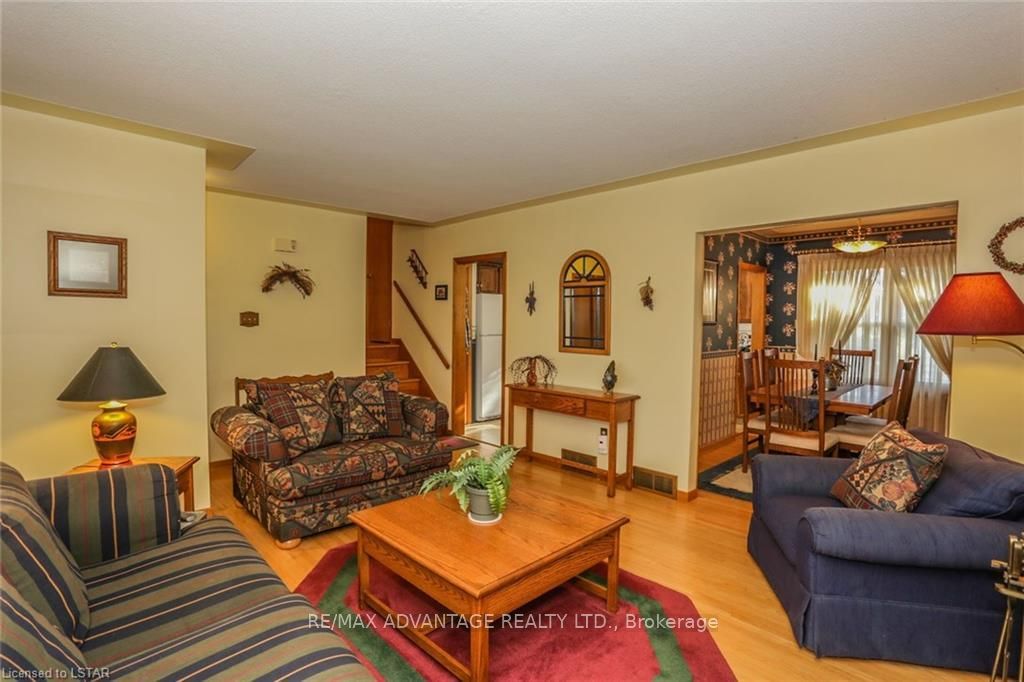 Listing Image 7