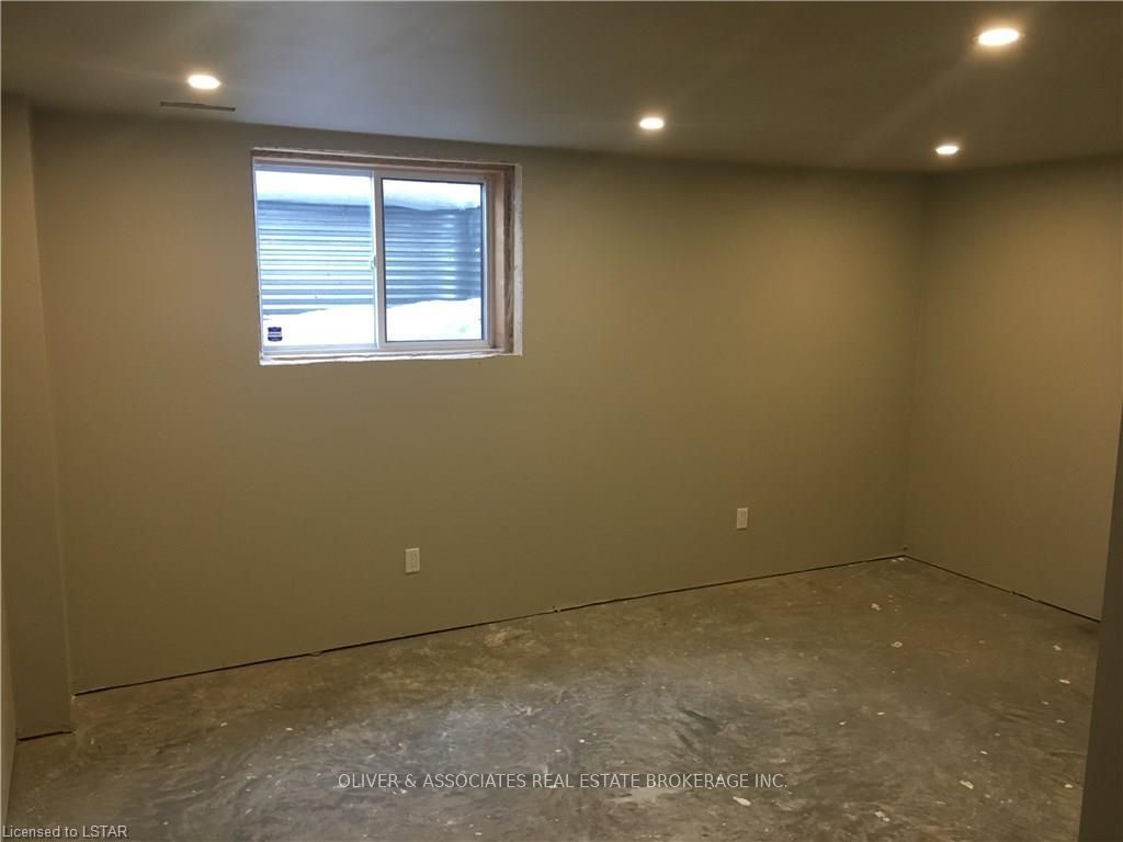 Listing Image 28