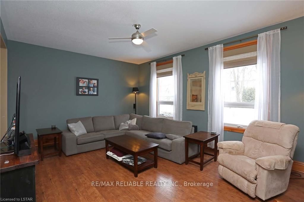 Listing Image 7