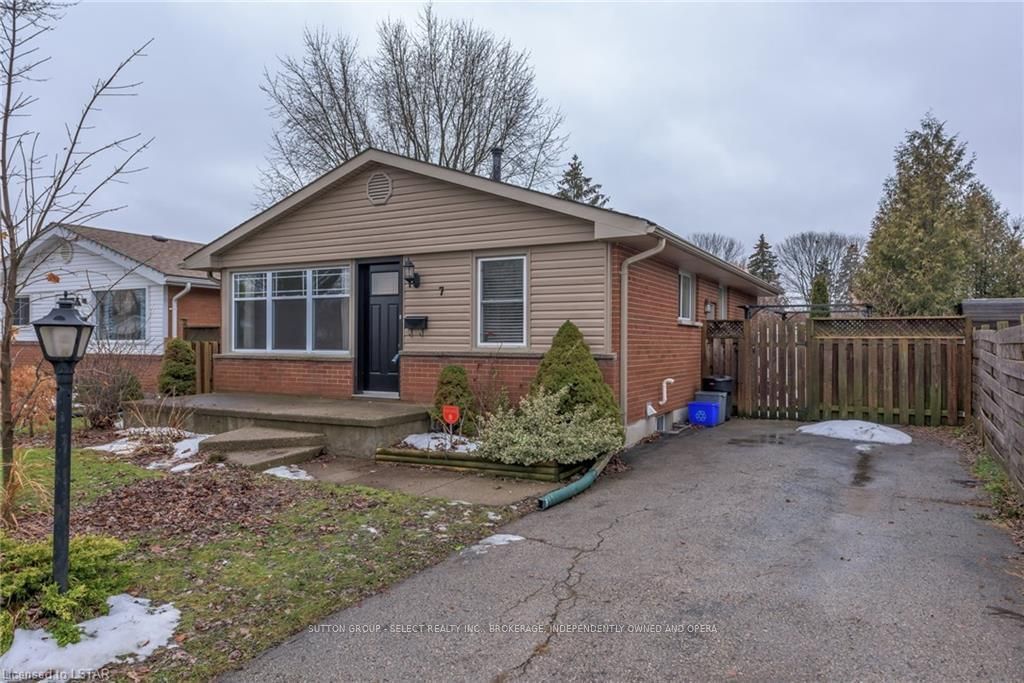 Listing photo 2
