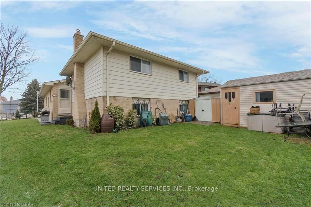 Listing Image 3