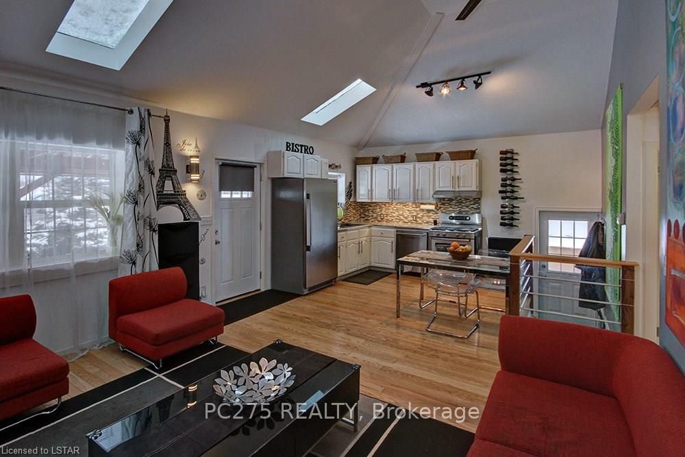 Listing Image 3