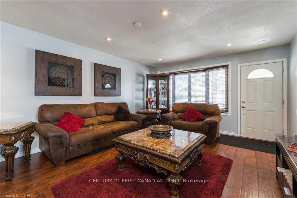 Listing Image 3