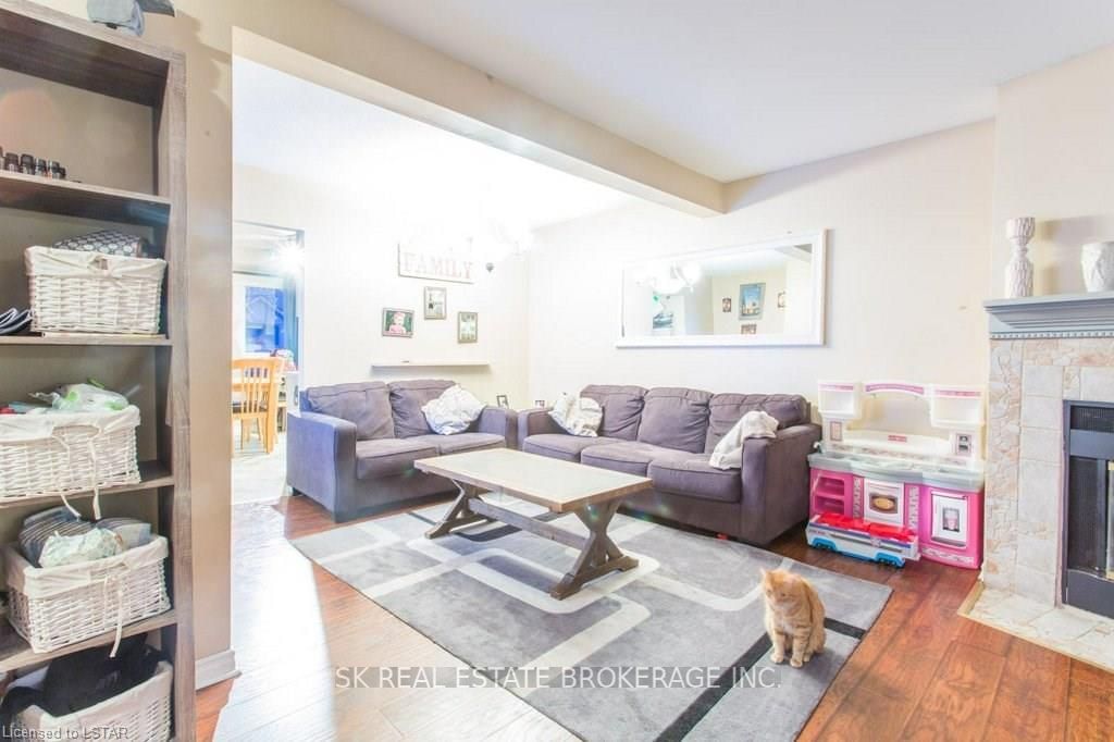 Listing Image 7
