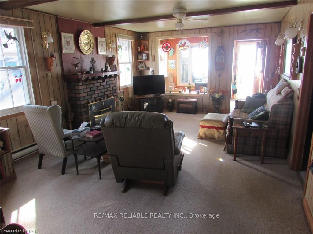 Listing Image 7
