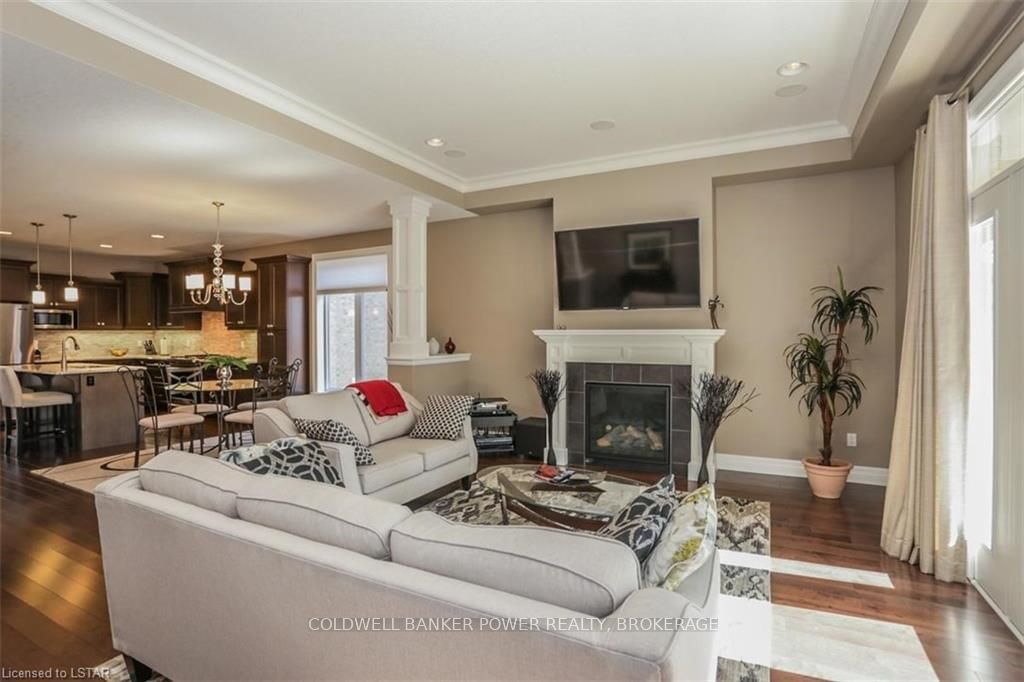 Listing Image 14