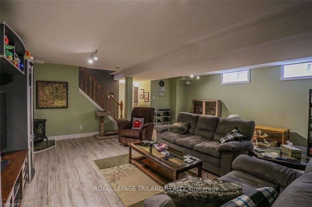 Listing Image 16