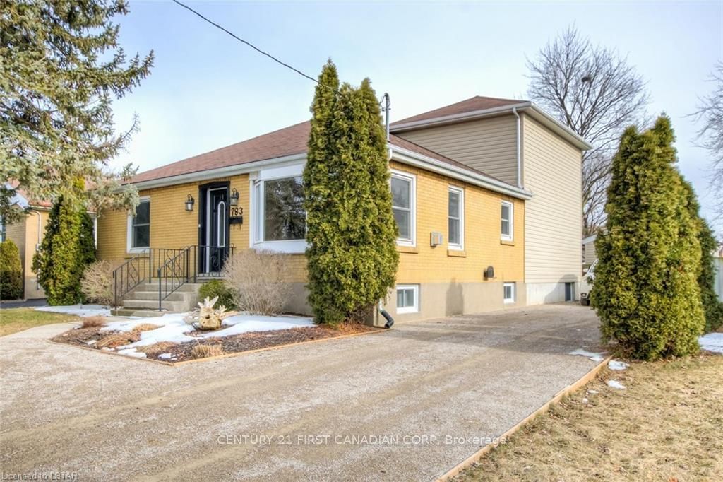 Listing photo 2