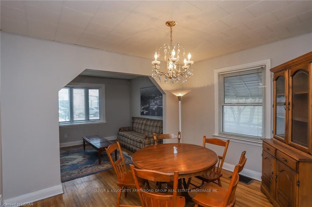 Listing Image 8
