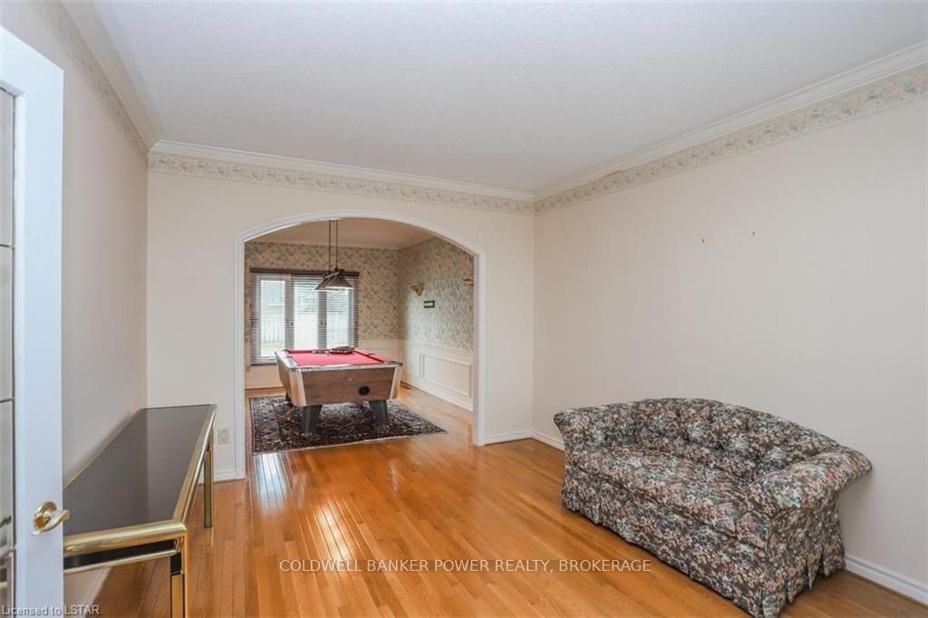 Listing Image 5
