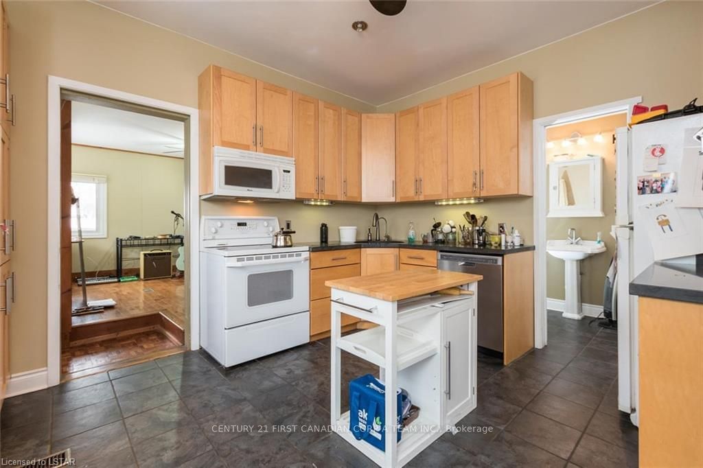 Listing Image 7
