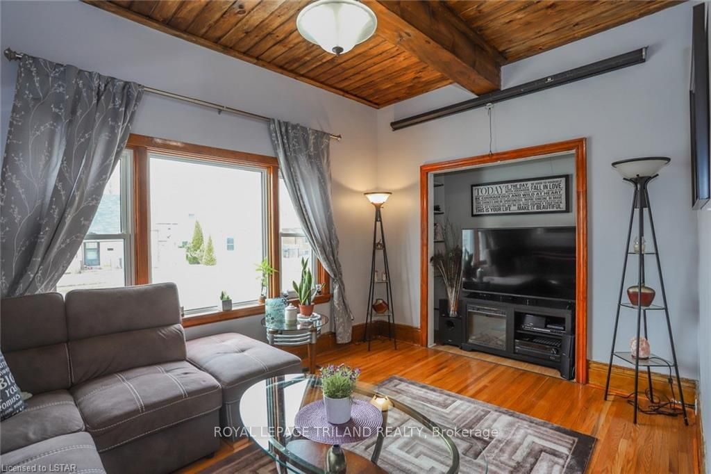 Listing Image 7