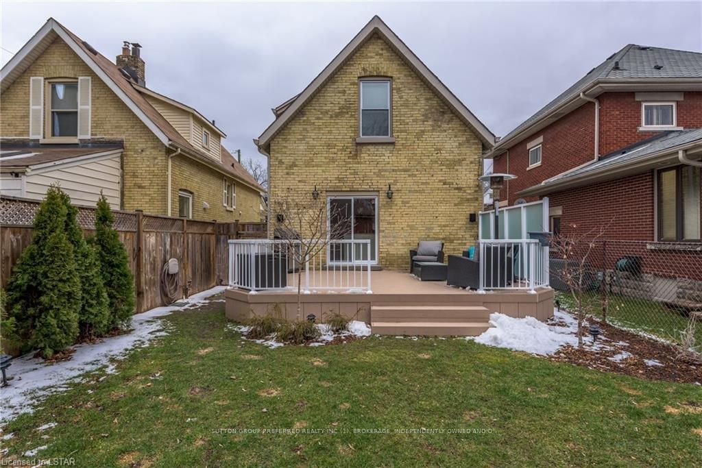 Listing Image 4