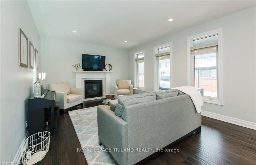 Listing Image 6